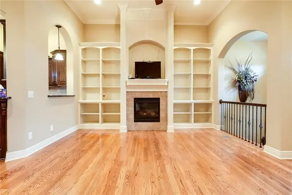 4118 NE Chapel Manor CT, Lee's Summit, MO 64064
