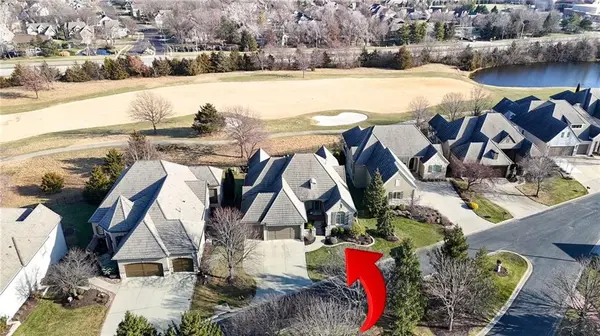 14001 Nicklaus DR, Overland Park, KS 66223