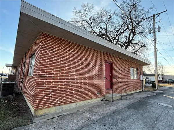108 W 2nd ST, Fort Scott, KS 66701