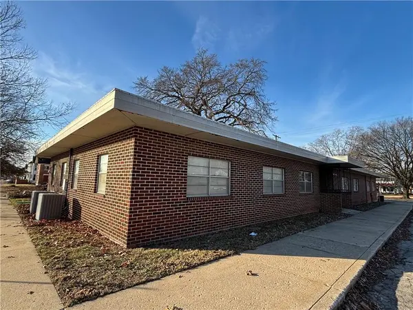 108 W 2nd ST, Fort Scott, KS 66701