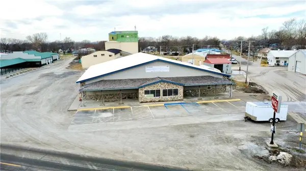 302 S Broadway ST, Jamesport, MO 64648