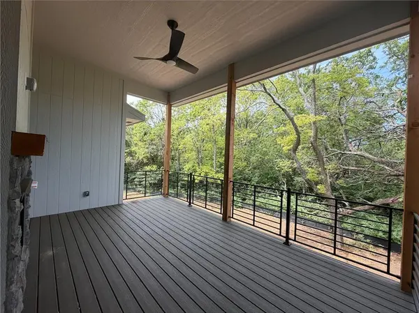 8910 Ginger ST, Lenexa, KS 66227