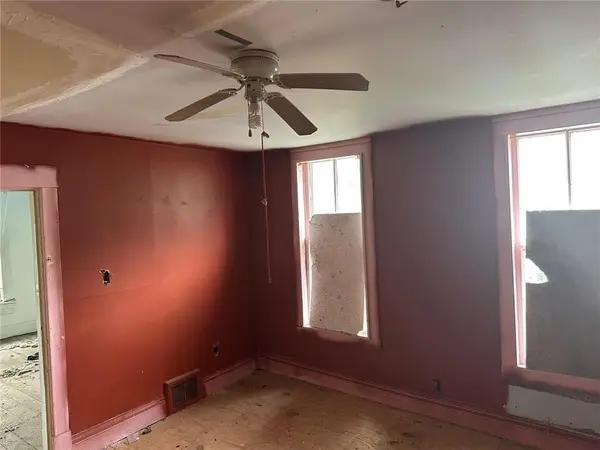 2603 S 13th ST, St Joseph, MO 64503