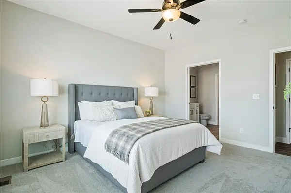 18375 W 205th ST, Spring Hill, KS 66083