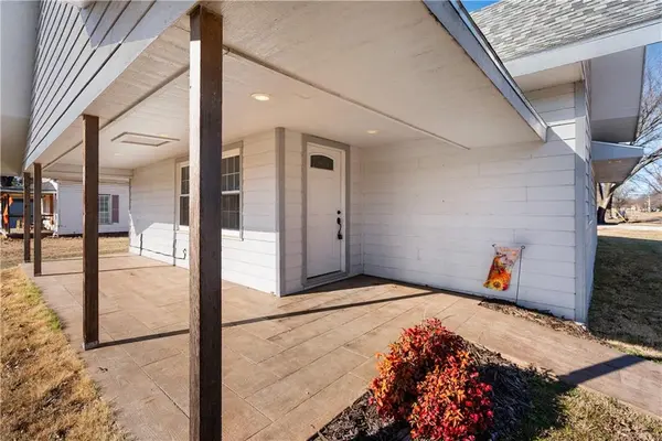 611 E 5th AVE, Caney, KS 67333