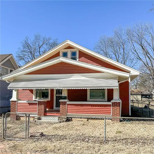 628 S 19th ST, St Joseph, MO 64507