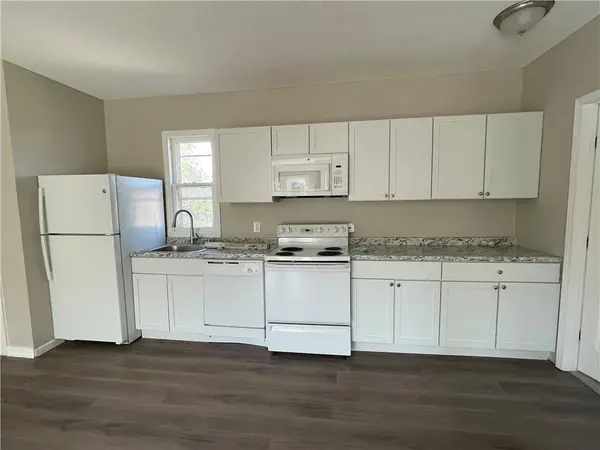 1002 N 9th ST, St Joseph, MO 64501