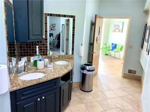 3904 Beck RD, St Joseph, MO 64506