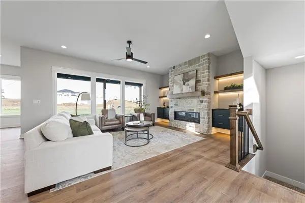 16933 W 172nd TER, Olathe, KS 66062