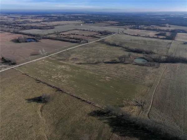 T1 E Logan RD, El Dorado Springs, MO 64744