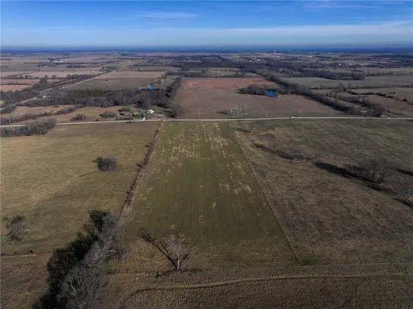 T1 E Logan RD, El Dorado Springs, MO 64744