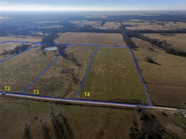 T4 E Logan RD, El Dorado Springs, MO 64744