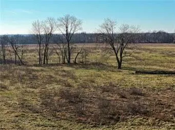 T3 E Logan Rd RD, El Dorado Springs, MO 64744
