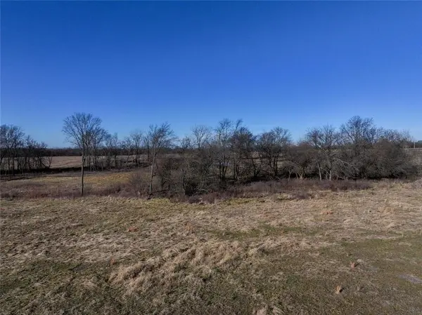 T2 E E Logan rd RD, El Dorado Springs, MO 64744