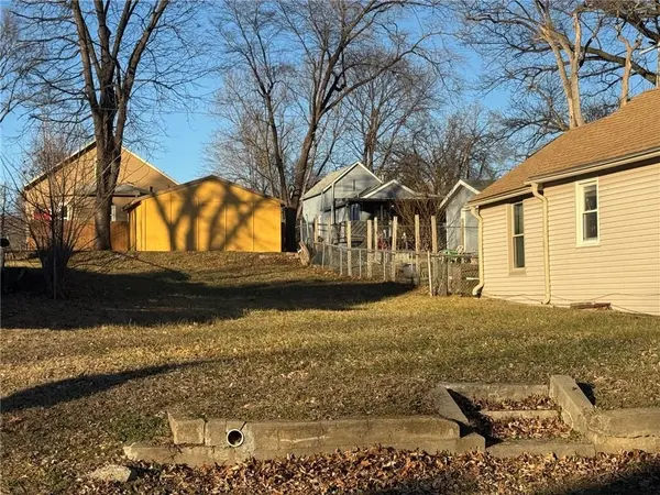 934 Ottawa ST, Leavenworth, KS 66048