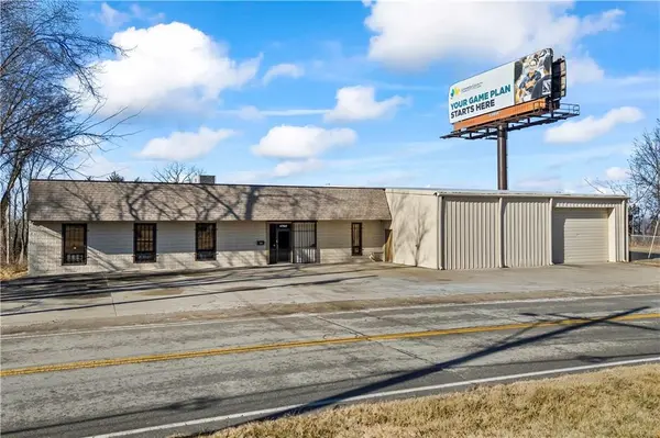 4702 Eastern AVE, Kansas City, MO 64129