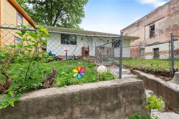 506 Ottawa ST, Leavenworth, KS 66048