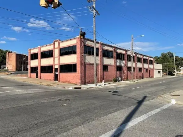 401 N 12th ST, St Joseph, MO 64501