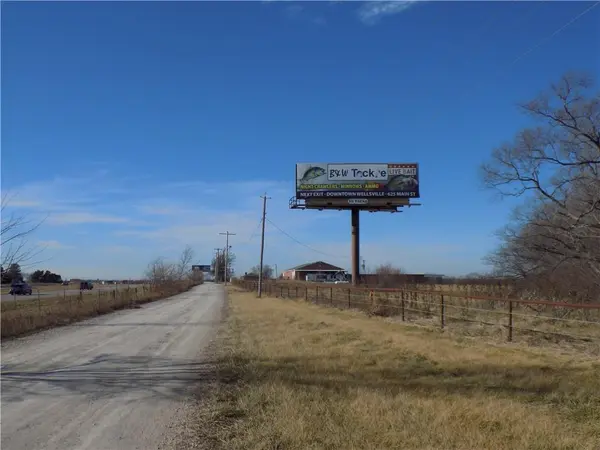 36450 Frontage RD, Edgerton, KS 66021