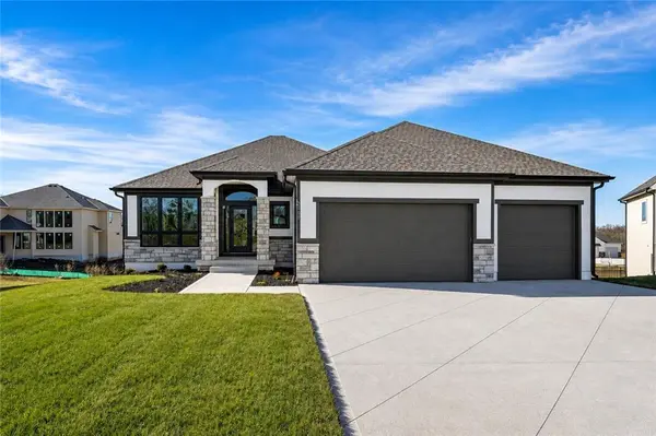 2319 SW Serena PL, Lee's Summit, MO 64082