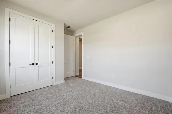 1413 N 163rd ST, Basehor, KS 66007