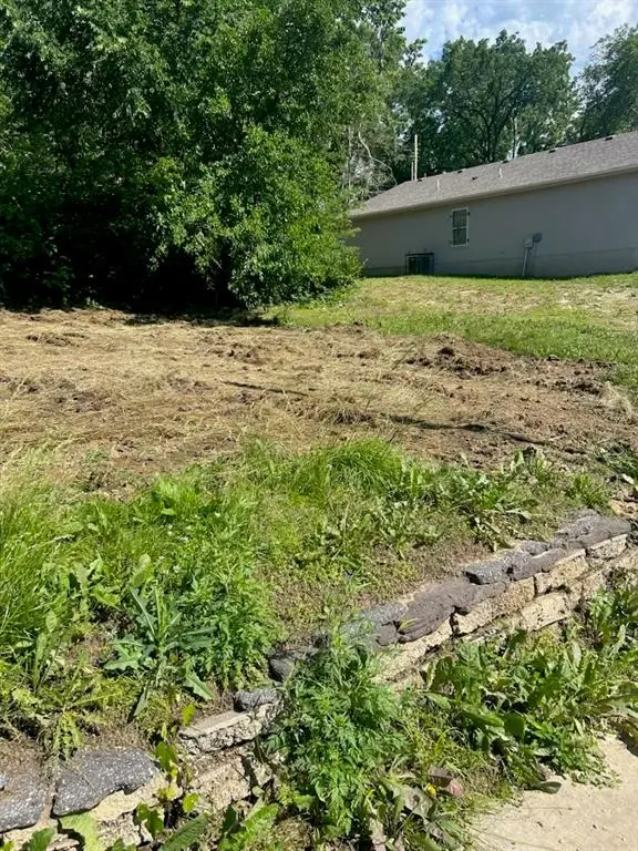4023 Highland AVE, Kansas City, MO 64110