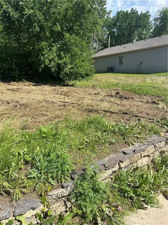 4023 Highland AVE, Kansas City, MO 64110