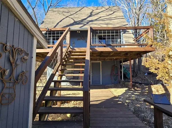 393 W Sugar Lake DR, Mound City, KS 66056