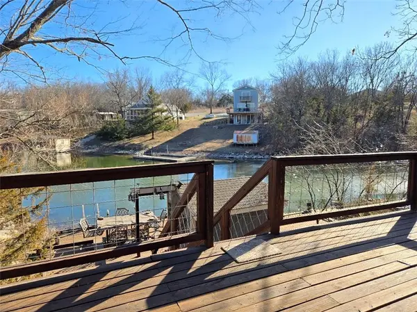 393 W Sugar Lake DR, Mound City, KS 66056