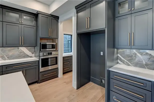 3116 Oak ST, Kansas City, MO 64111
