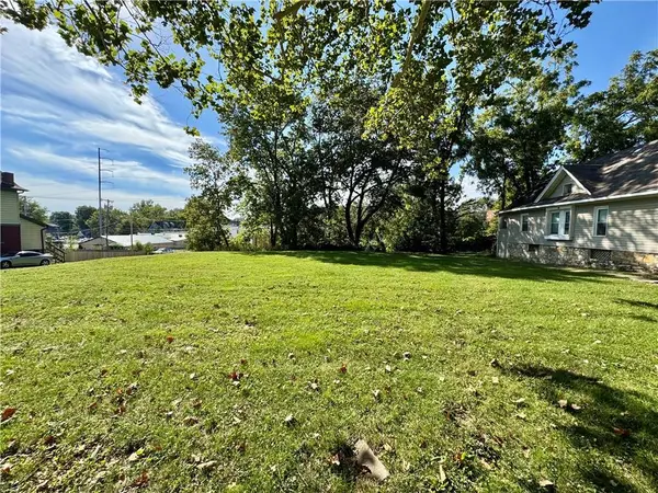 4316 Forest AVE, Kansas City, MO 64110