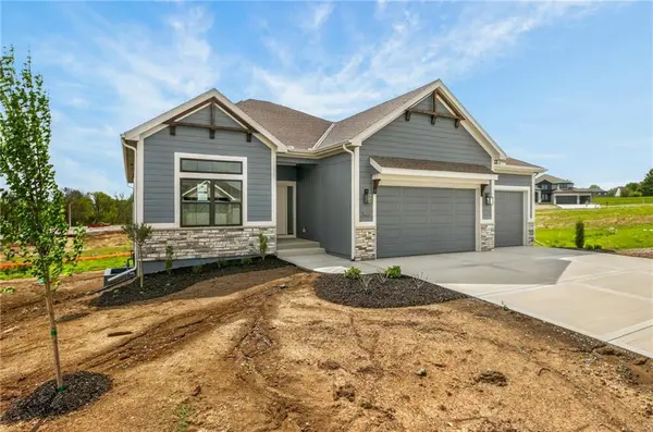 7629 N Booth AVE, Kansas City, MO 64158