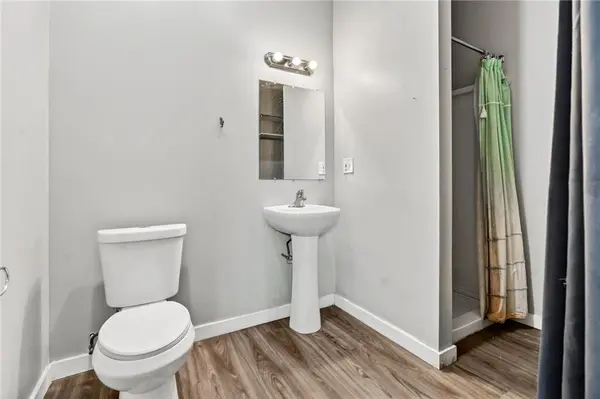 3235 College AVE, Kansas City, MO 64128