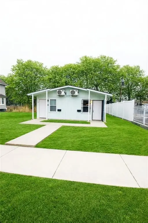 3235 College AVE, Kansas City, MO 64128