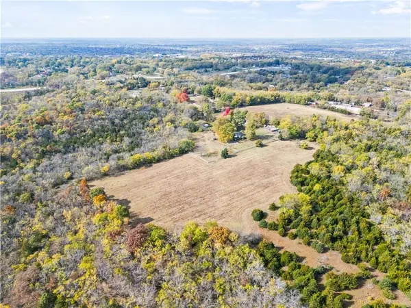 21405 W 73 TER, Shawnee, KS 66218