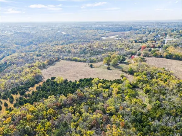 21405 W 73 TER, Shawnee, KS 66218