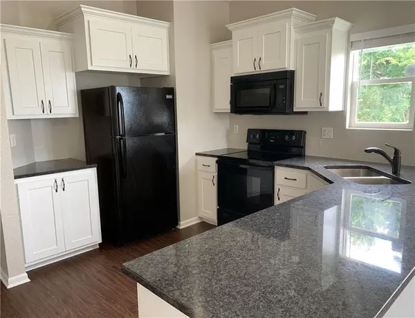 810 Riffle DR, Pleasant Hill, MO 64080