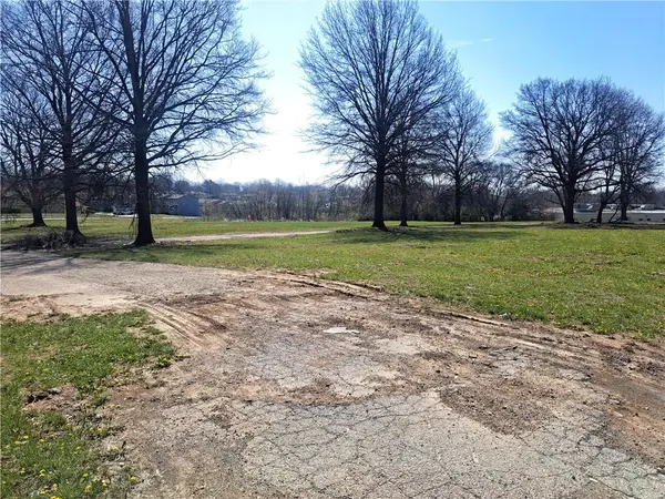 7205 Longview RD, Kansas City, MO 64134