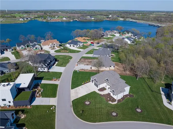 2 Sequoyah PT, Lake Winnebago, MO 64034