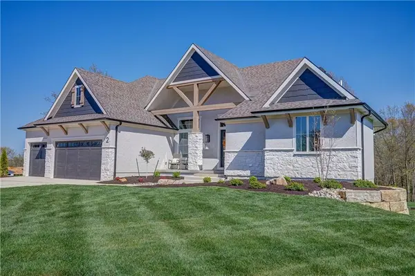 2 Sequoyah PT, Lake Winnebago, MO 64034