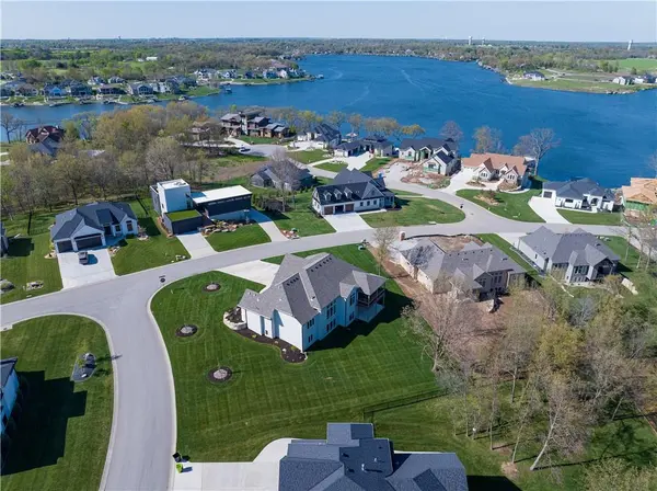 2 Sequoyah PT, Lake Winnebago, MO 64034