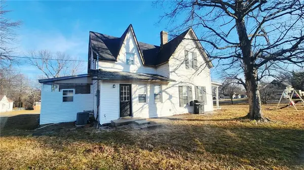 325 N Pennsylvania AVE, Columbus, KS 66725