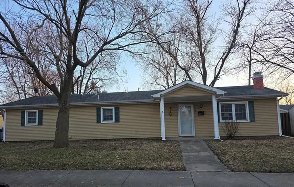709 E Lincoln ST, Iola, KS 66749