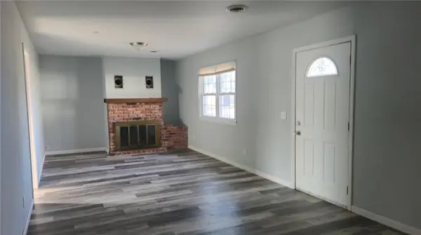709 E Lincoln ST, Iola, KS 66749
