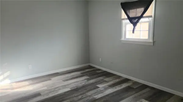 709 E Lincoln ST, Iola, KS 66749