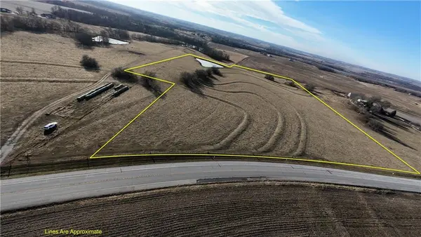 13 HWY, Higginsville, MO 64037
