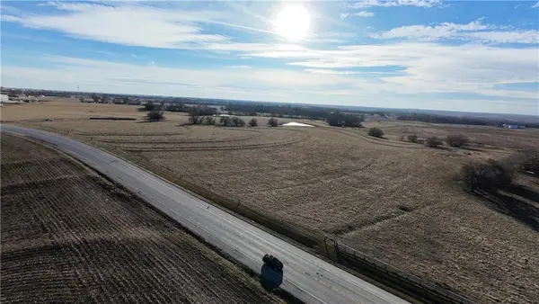 13 HWY, Higginsville, MO 64037