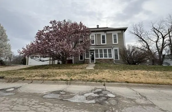 605 N Vine ST, Maryville, MO 64446