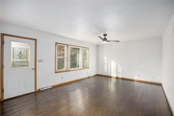8016 E 75th ST, Kansas City, MO 64138