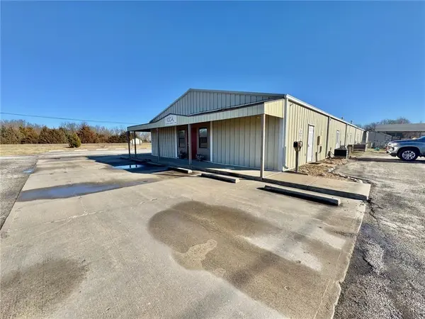 598 SE DD HWY, Warrensburg, MO 64093